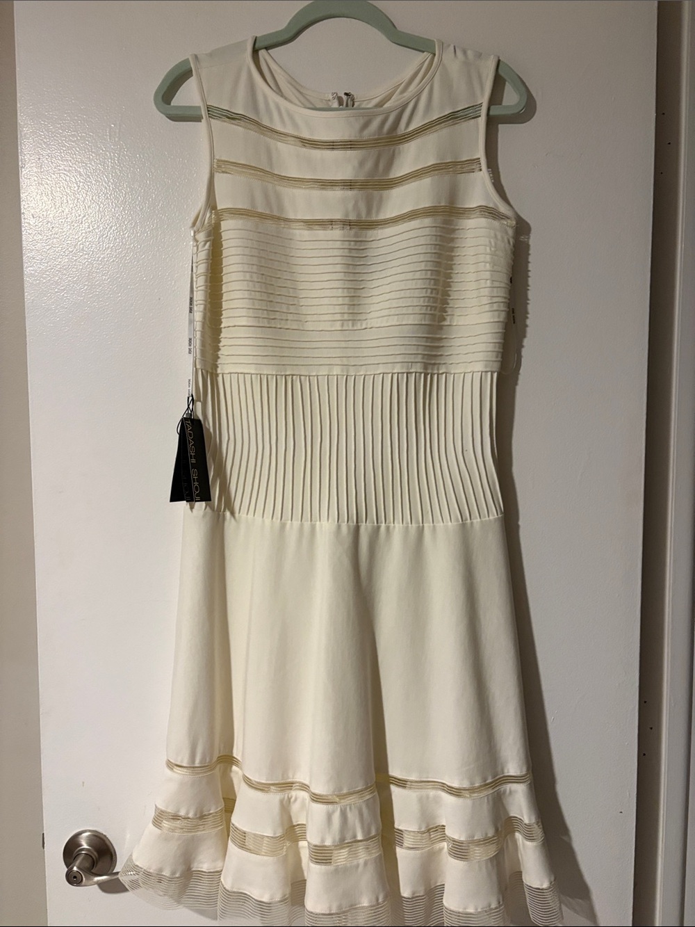 Tadashi Shoji Cream Pleated Fit-and-Flare Sleeveless Dress- NWT- gorgeous—-🔥🔥🔥🔥🔥